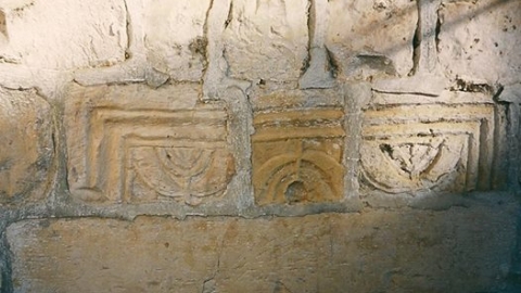 משקוף המזוזות בקסבה של חברון.jpg