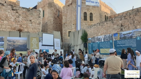 כניסה לבית החירות.jpg